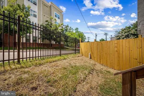 $1,500 | 1605 Clifton Avenue, Baltimore, MD 21217