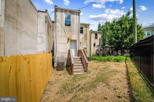 $1,500 | 1605 Clifton Avenue, Baltimore, MD 21217