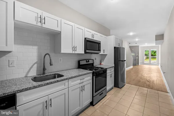 $1,500 | 1605 Clifton Avenue, Baltimore, MD 21217