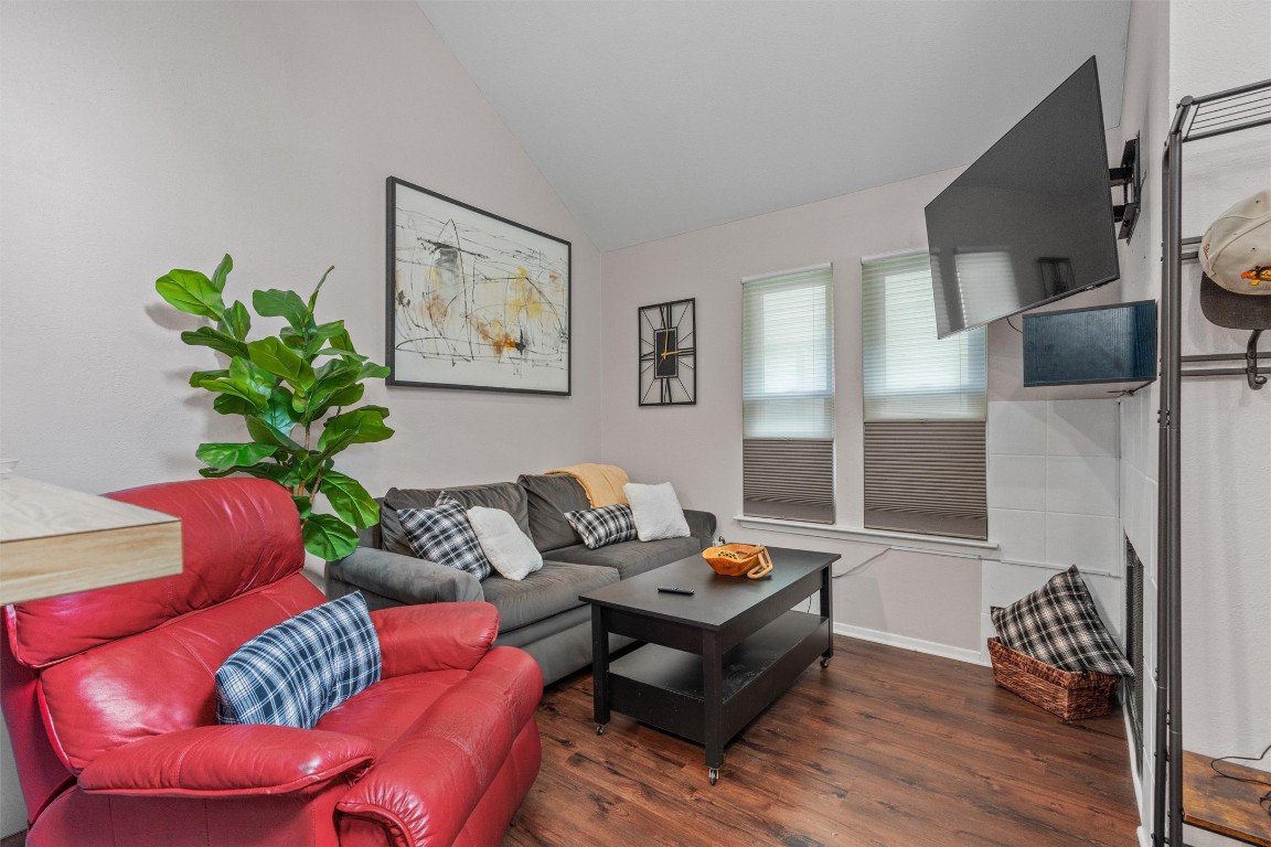 5608 Cougar Drive, Unit 226 Austin, TX 78745 - Photo 9 of 20 a living room with furniture and a potted plant