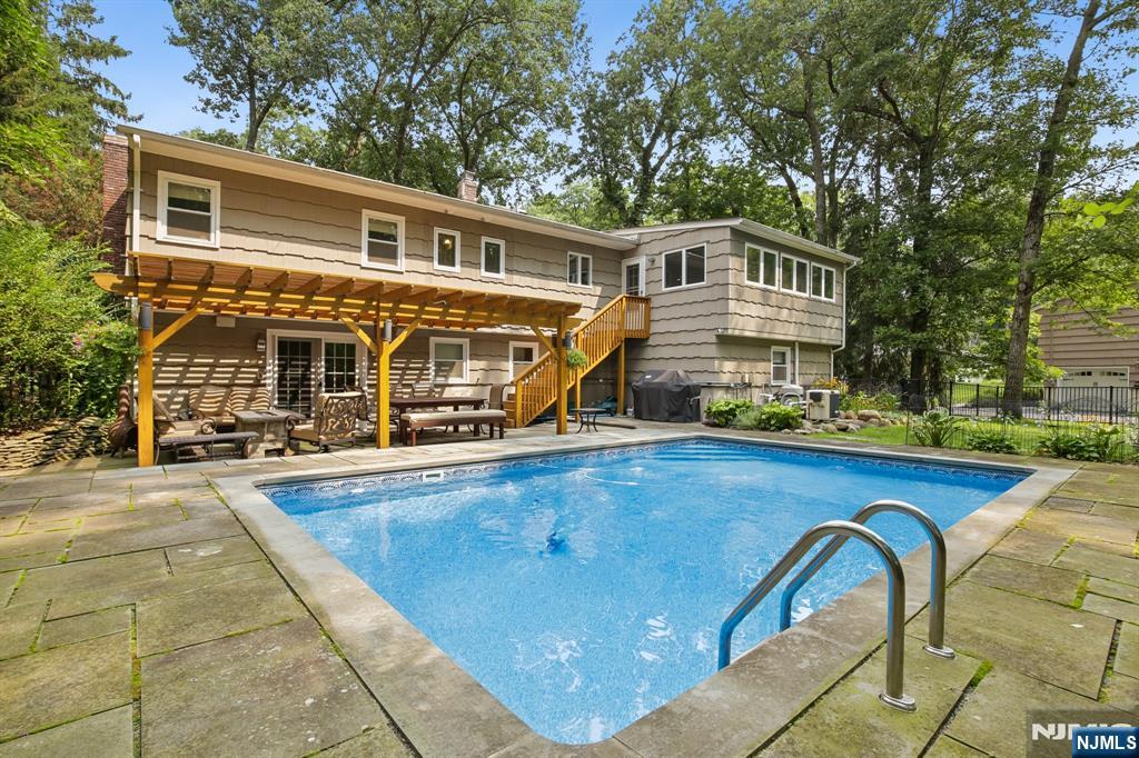 26 Birch Road Mahwah, NJ 07430 - Photo 17 of 19 Gallery Image 17