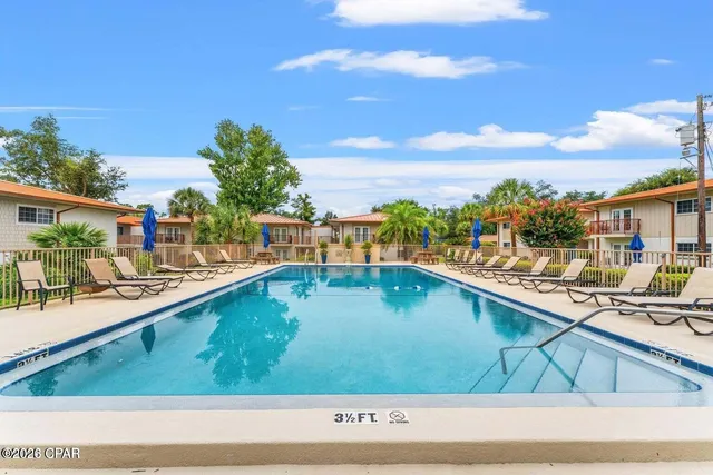 $1,800 | 2100 West Beach Drive, Unit S102, Panama City, FL 32401