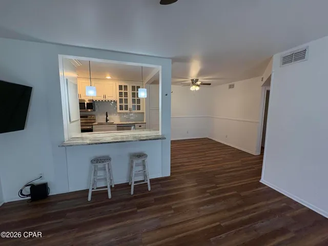 $1,800 | 2100 West Beach Drive, Unit S102, Panama City, FL 32401