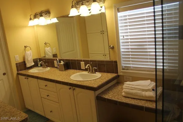 a bathroom with a tub
