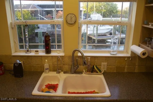 a view of entryway with a mirror