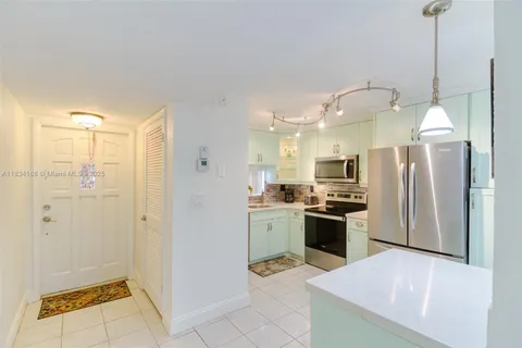$164,900 | 400 South Hollybrook Drive, Unit 109, Pembroke Pines, FL 33025