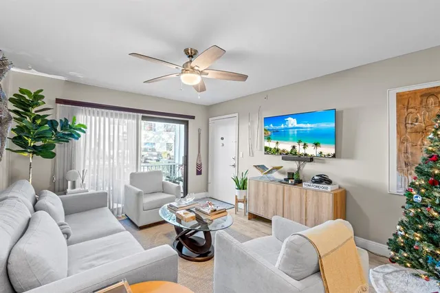 $299,000 | 160 Cypress Club Drive, Unit 604, Pompano Beach, FL 33060