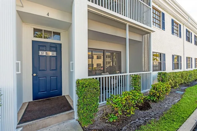 $299,000 | 160 Cypress Club Drive, Unit 604, Pompano Beach, FL 33060