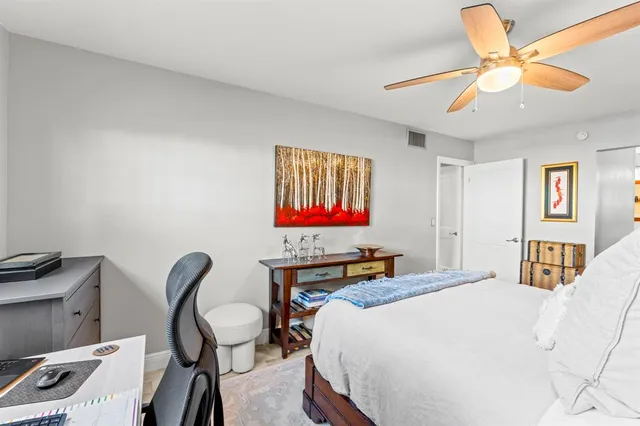 $299,000 | 160 Cypress Club Drive, Unit 604, Pompano Beach, FL 33060