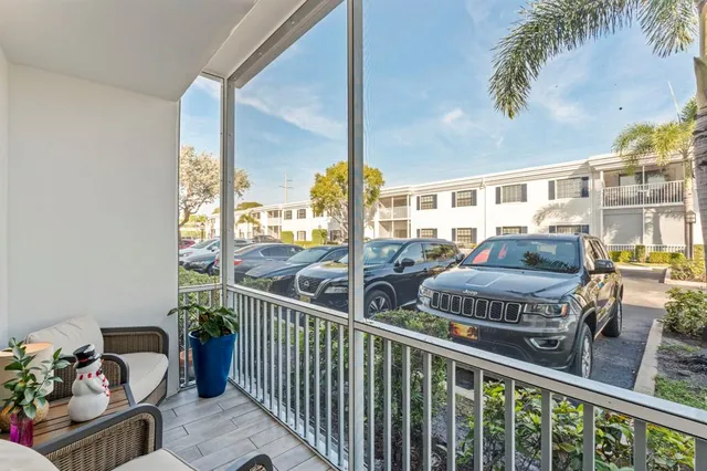 $299,000 | 160 Cypress Club Drive, Unit 604, Pompano Beach, FL 33060