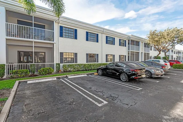 $299,000 | 160 Cypress Club Drive, Unit 604, Pompano Beach, FL 33060