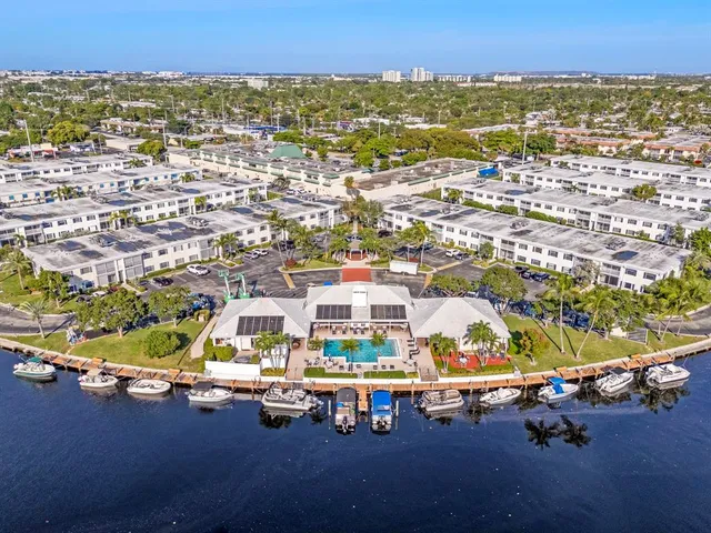 $299,000 | 160 Cypress Club Drive, Unit 604, Pompano Beach, FL 33060