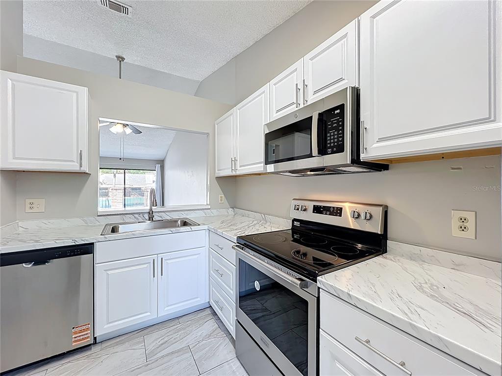 12136 Sand Pebble Way Orlando, FL 32824 - Photo 12 of 51