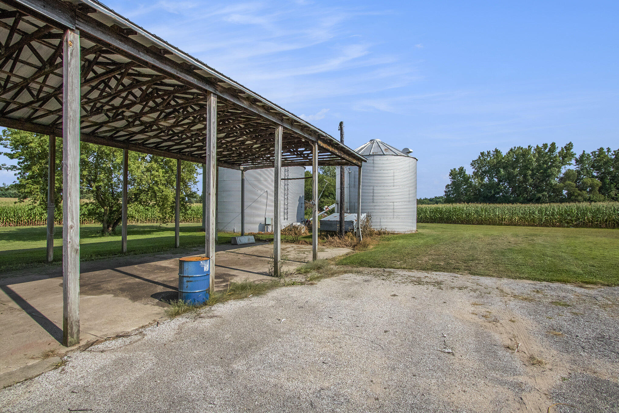 5310 North Branch Road Coloma, MI 49038 - Photo 25 of 31 Lean To