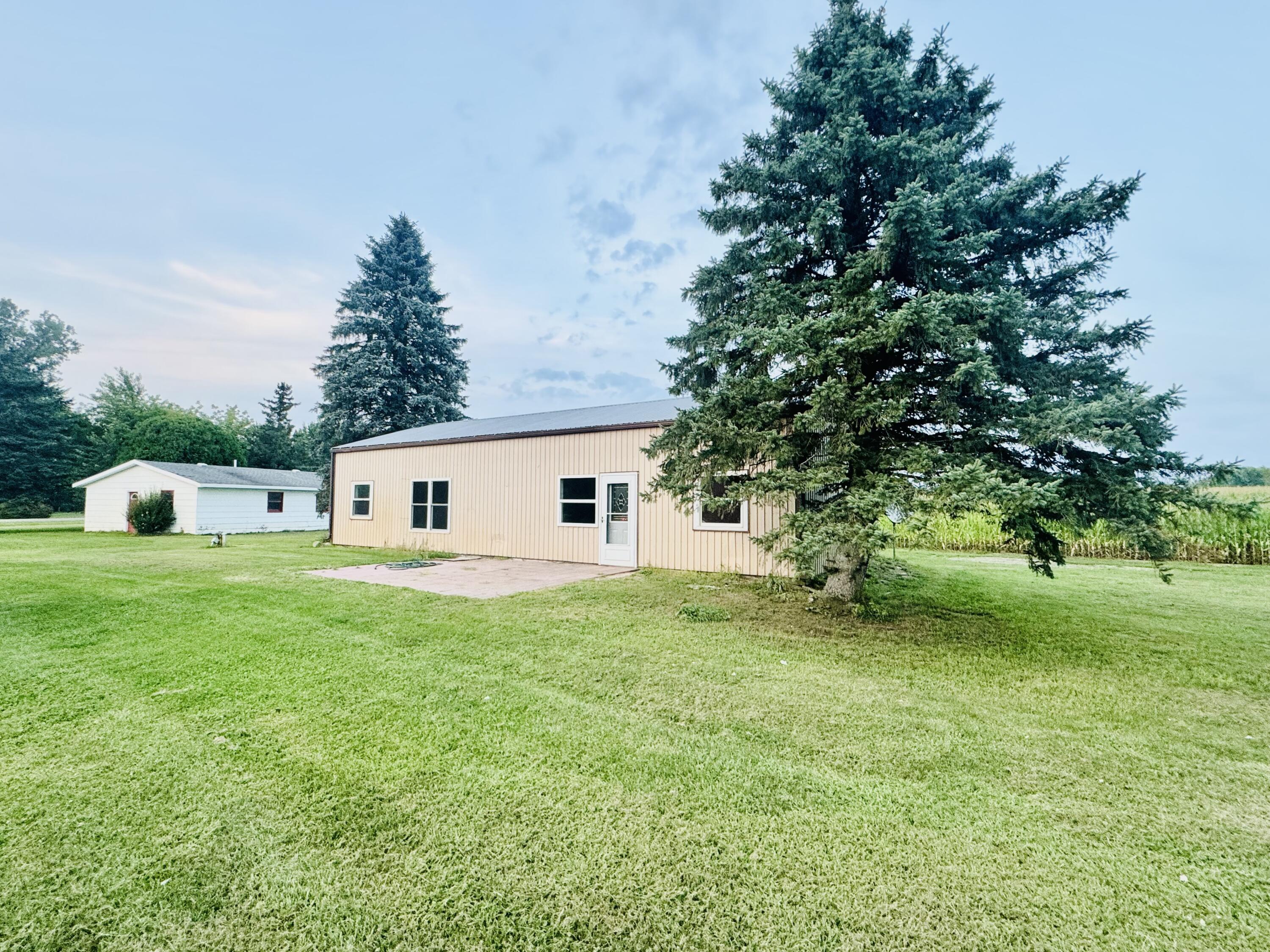 5310 North Branch Road Coloma, MI 49038 - Photo 5 of 31 Front of Barndo