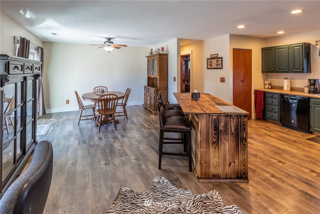 7122 Enterprise Road Ferndale, WA 98248 - Photo 15 of 33 a view of a dining room with furniture