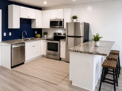 $885,000 | 526 Northwest 6th Street, Hallandale Beach, FL 33009