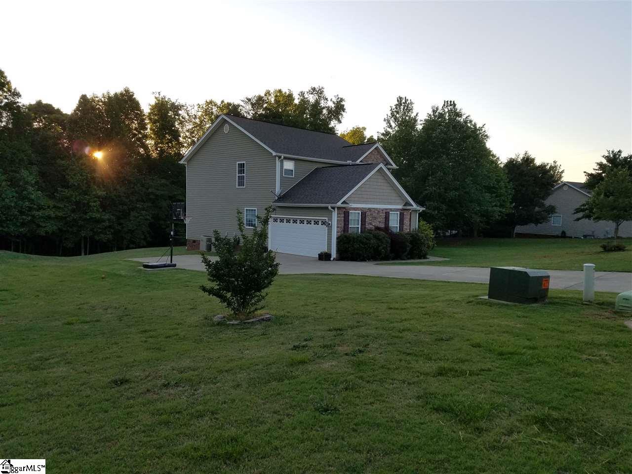 422 Flowerwood Lane Inman, SC 29349 - Photo 4 of 36 Gallery Image 4