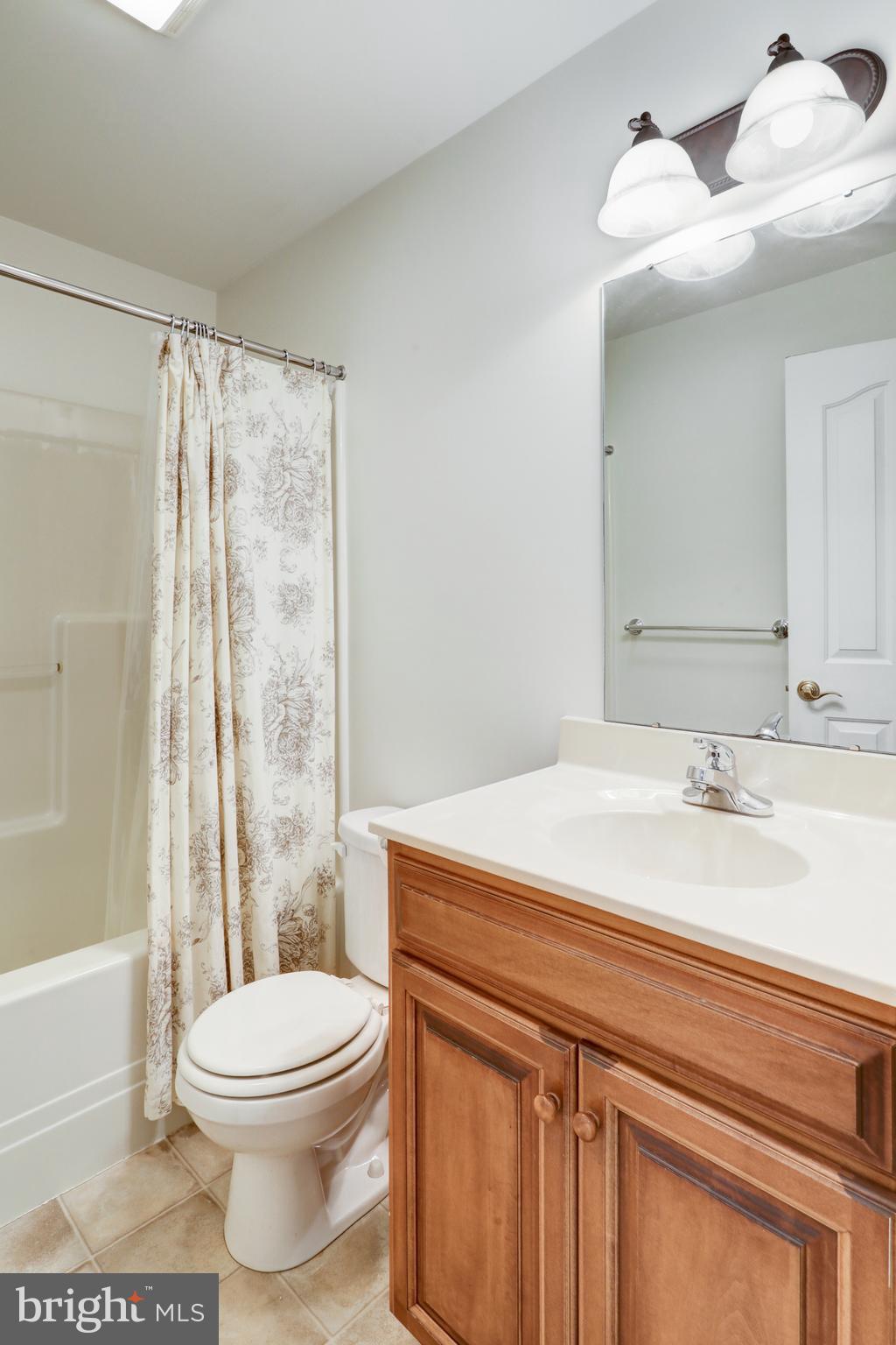 749 Heather Ridge Manheim, PA 17545 - Photo 34 of 57 Full Bathroom