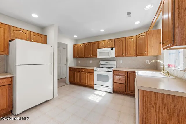 $399,000 | 18 Congressional Road, Jackson, NJ 08527