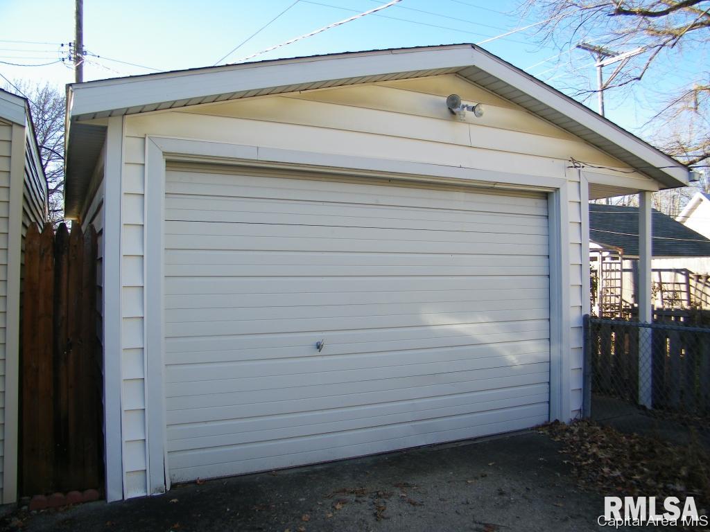 1703 South 1st Street Springfield, IL 62704 - Photo 2 of 28