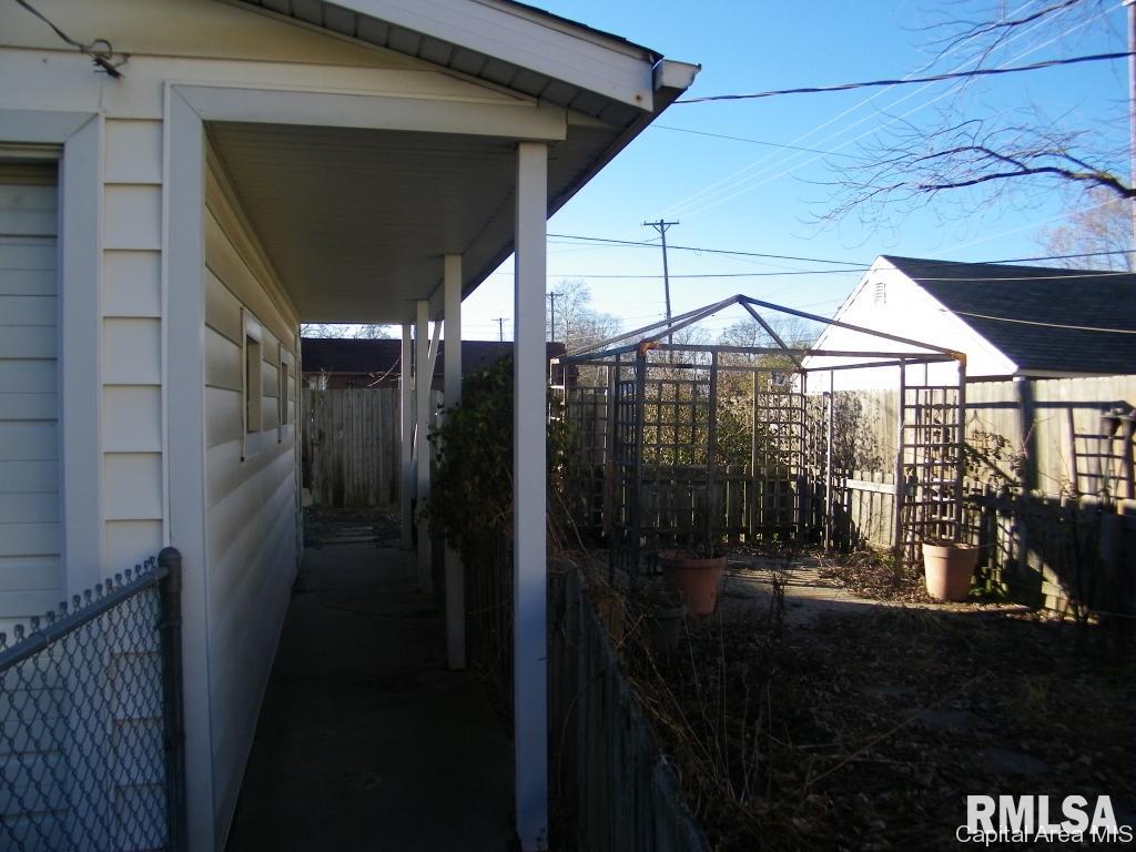 1703 South 1st Street Springfield, IL 62704 - Photo 25 of 28