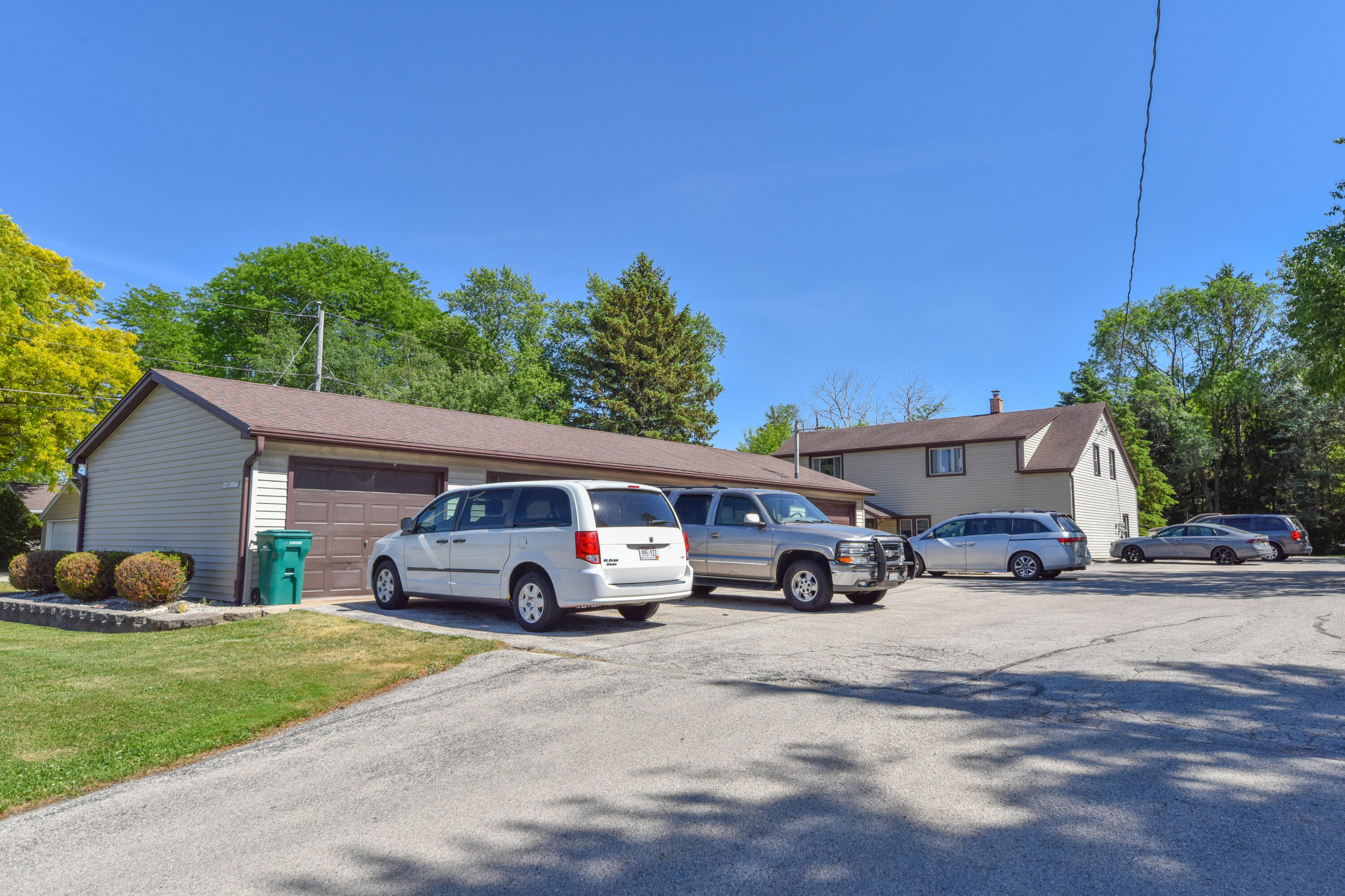 N96W20275 County Line Road Menomonee Falls, WI 53051 - Photo 6 of 53 DSC_9210-2