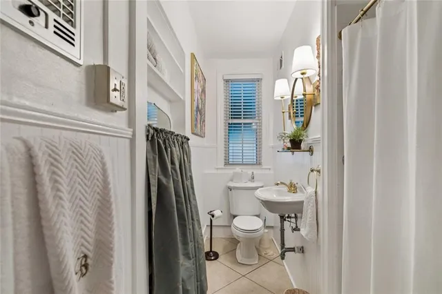 $1,465,000 | 107 East Oakridge Park, Metairie, LA 70005