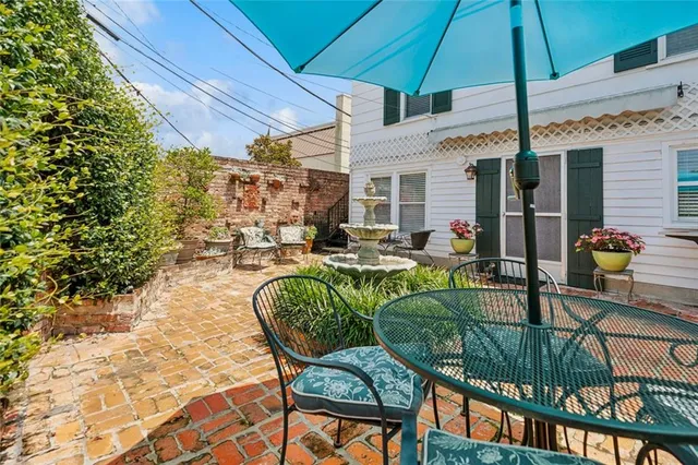 $1,465,000 | 107 East Oakridge Park, Metairie, LA 70005