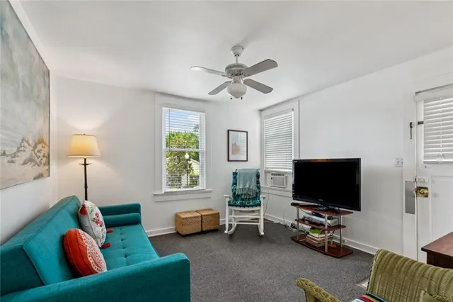 $1,465,000 | 107 East Oakridge Park, Metairie, LA 70005