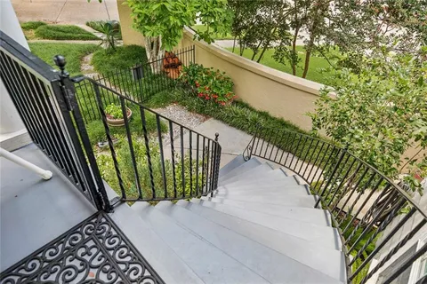 $1,465,000 | 107 East Oakridge Park, Metairie, LA 70005