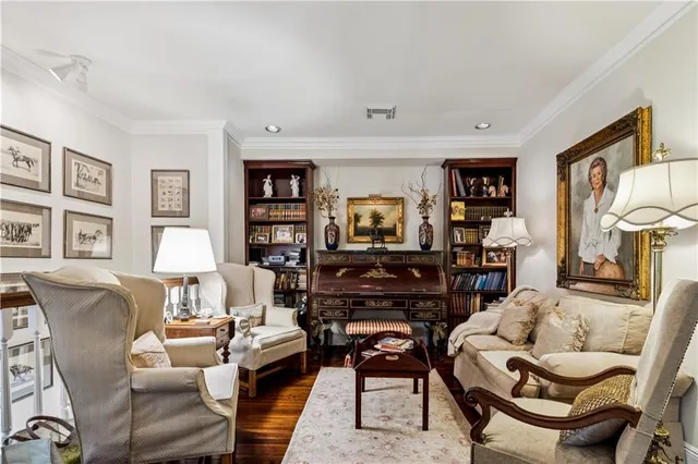 $1,465,000 | 107 East Oakridge Park, Metairie, LA 70005