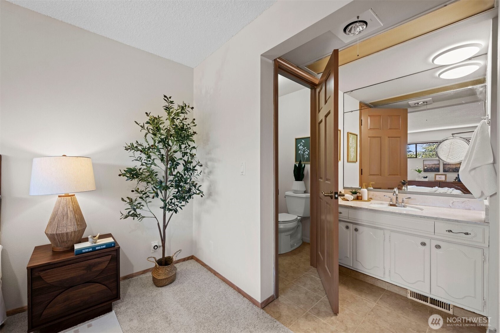 655 Main Street, Unit 305 Edmonds, WA 98020 - Photo 19 of 37