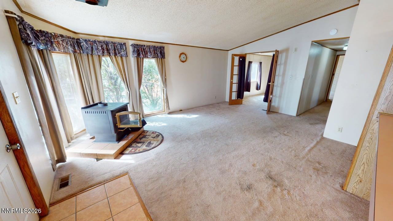 310 Bastian Road Battle Mountain, NV 89820 - Photo 7 of 32 Living Room
