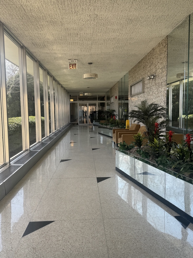 3950 North Lake Shore Drive, Unit 904 Chicago, IL 60613 - Photo 2 of 10