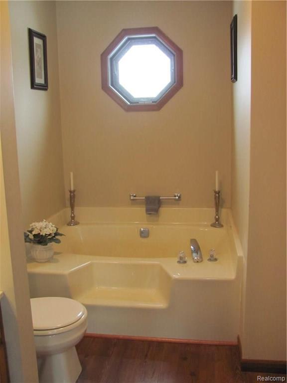 1925 North Cedar Road Fowlerville, MI 48836 - Photo 7 of 10