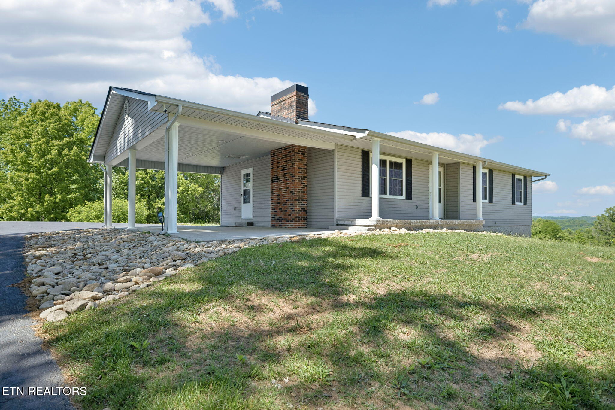 2245 Pinecrest Road Jacksboro, TN 37757 - Photo 2 of 60 1-2245 Pinecrest Rd - 002