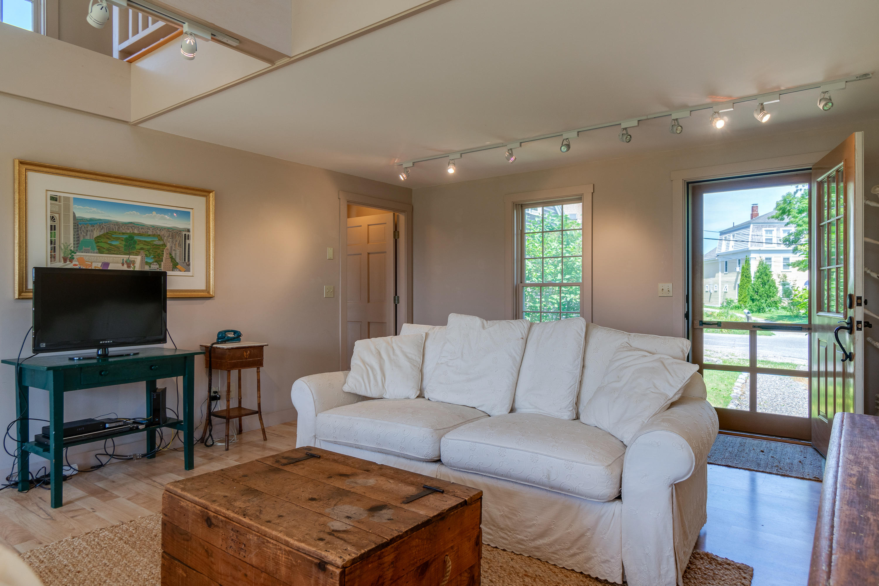 1439 Highway 32 Bristol, ME 04564 - Photo 15 of 54 Family room