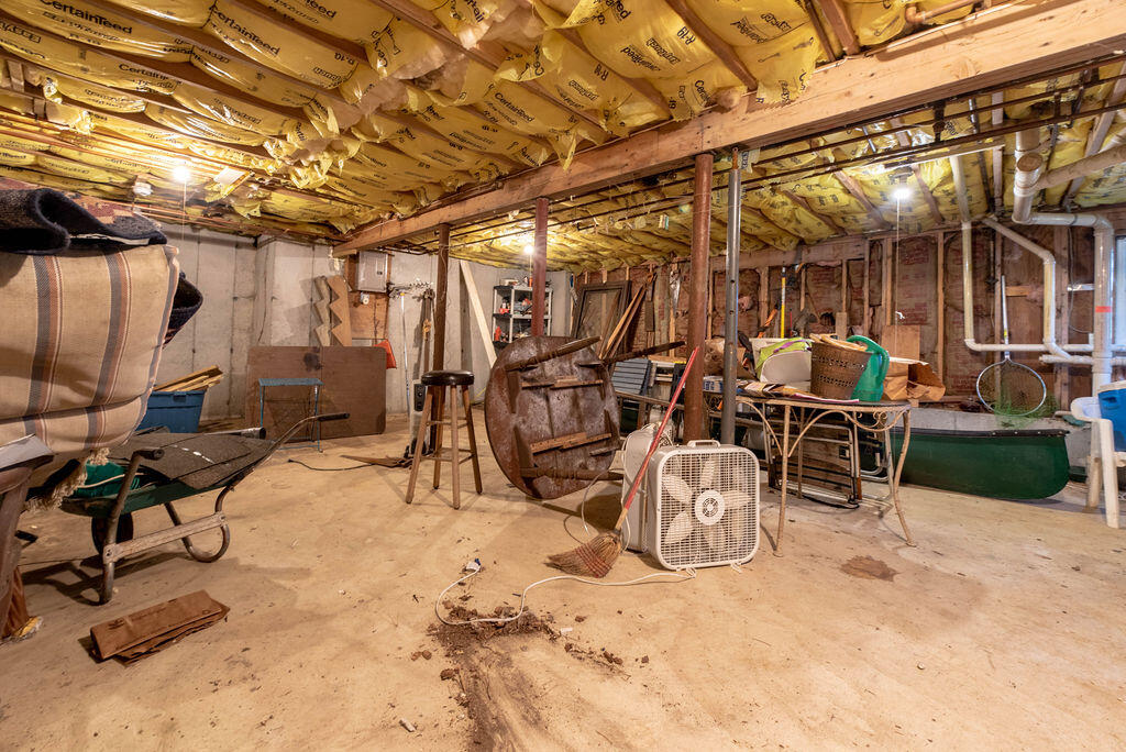 44 Deerfield Road Mashpee, MA 02649 - Photo 15 of 17 a view of a chairs and tables in patio