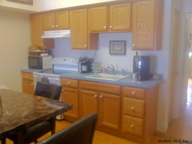 94-98 Rt 9j Castleton-on-Hudson, NY 12033 - Photo 5 of 14 Photo 5