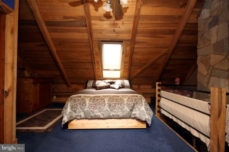 Bedroom (Master)