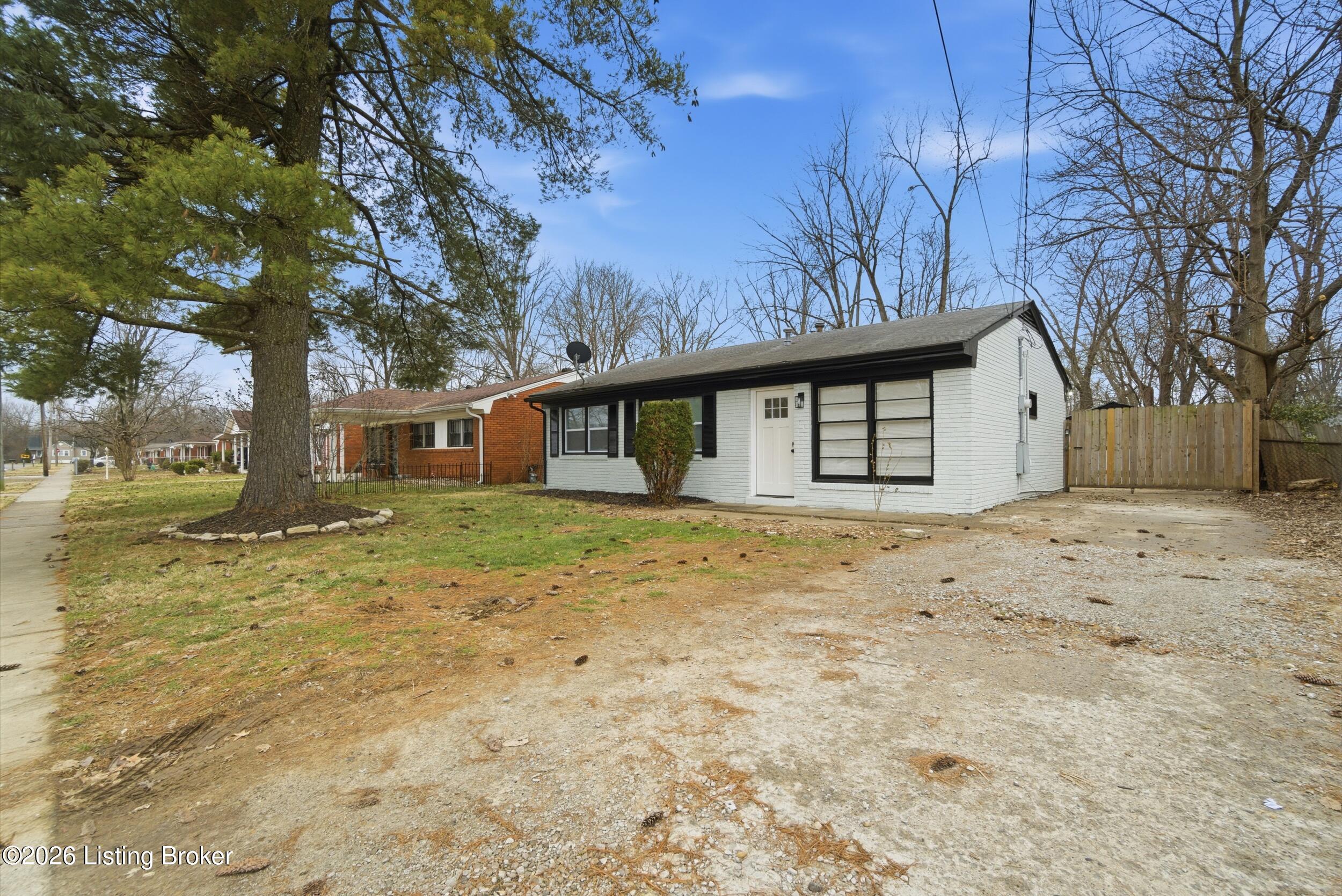 5612 Rustic Way Louisville, KY 40218 - Photo 3 of 33 dsc00025