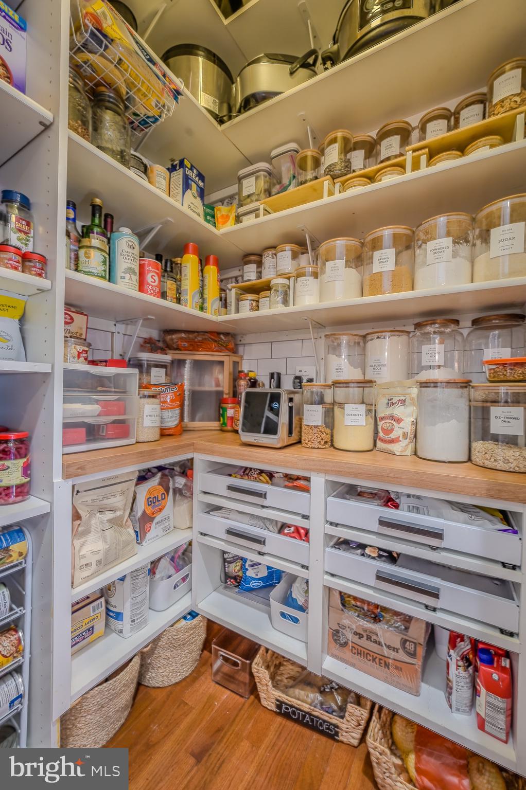 5932 Sunlight Mountain Road Spotsylvania, VA 22553 - Photo 11 of 42 Large pantry with organization