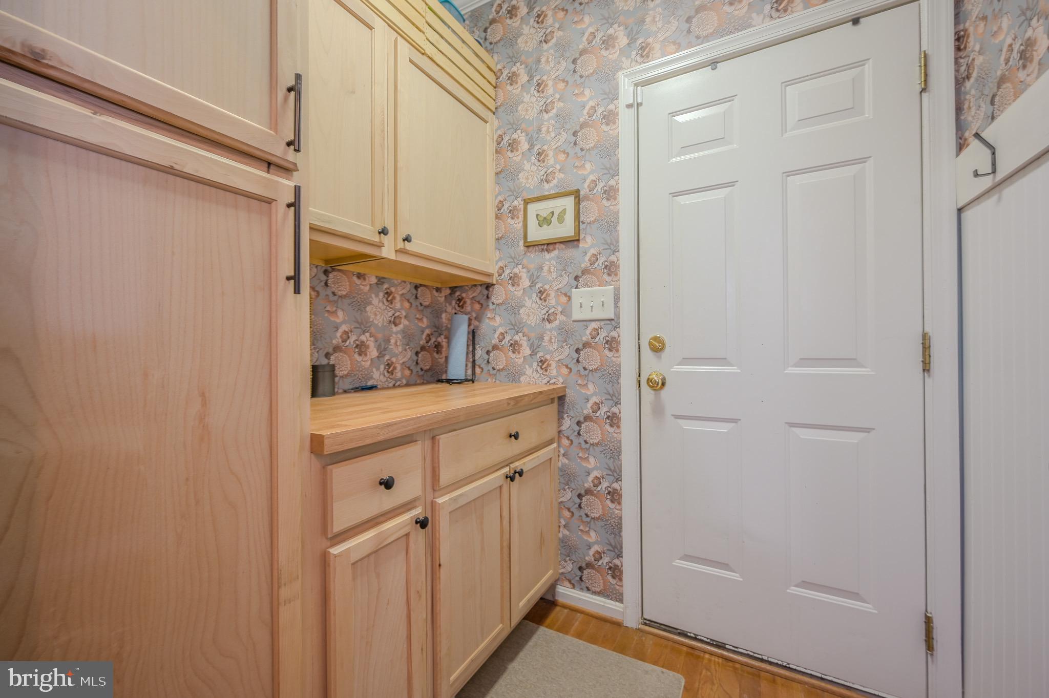 5932 Sunlight Mountain Road Spotsylvania, VA 22553 - Photo 22 of 42 Mud room on main level leading to garage