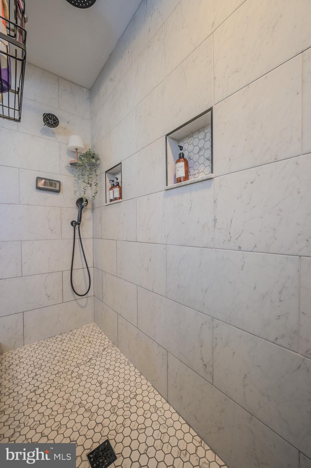 5932 Sunlight Mountain Road Spotsylvania, VA 22553 - Photo 29 of 42 Walk in shower