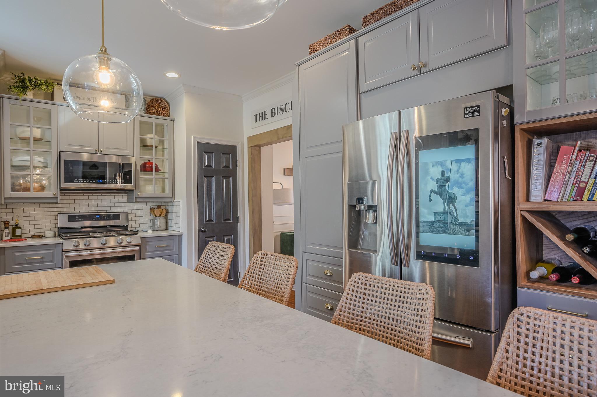 5932 Sunlight Mountain Road Spotsylvania, VA 22553 - Photo 10 of 42 Gourmet kitchen with high end appliances