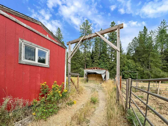 $1,080,000 | 11897 West Hidden Valley Road, Rathdrum, ID 83858