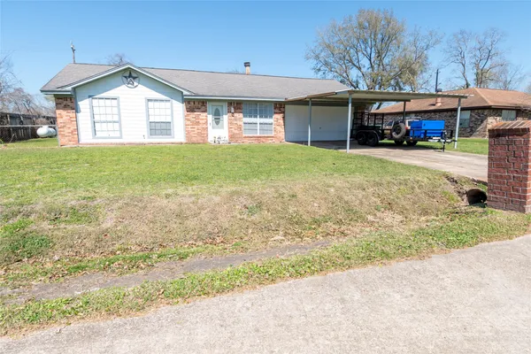 $215,000 | 2319 Goldenrod Street, Highlands, TX 77562