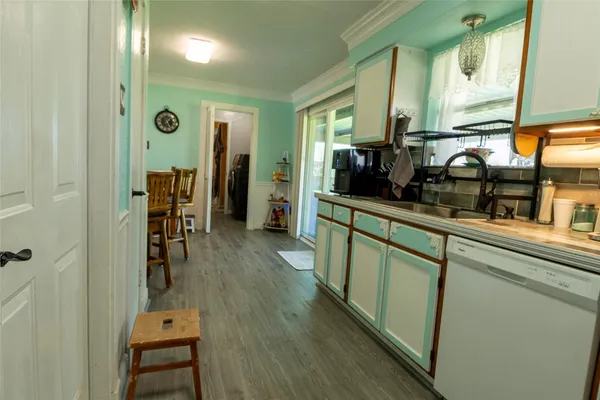 $215,000 | 2319 Goldenrod Street, Highlands, TX 77562