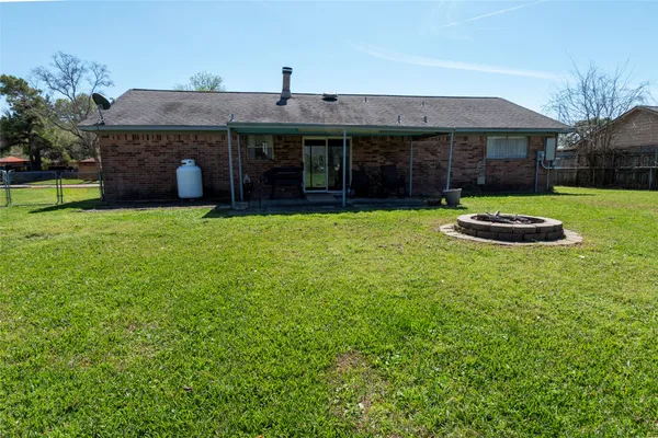 $215,000 | 2319 Goldenrod Street, Highlands, TX 77562